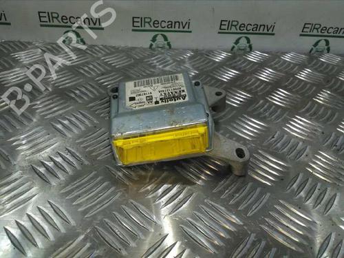 Used ECU airbags RENAULT TRAFIC II Van (FL) [2001-2026]  4531677
