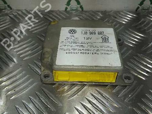 Used ECU airbags VW PASSAT B5 (3B2) 1.9 TDI (115 hp) 4531690