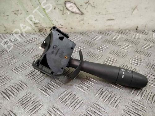 Used Steering column stalk NISSAN PRIMASTAR Van (X83) 2.0 dCi 115 (114 hp) 19304694