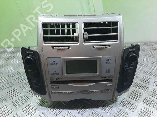 Used Radio TOYOTA YARIS (_P9_) 1.4 D-4D (NLP90_, NLP90R) (90 hp) 8124348