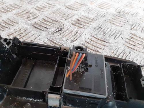 Left front window switch VW POLO IV (9N_, 9A_) 1.4 16V | BP13750300I27