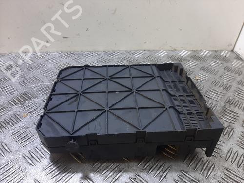 Used Fuse box Fuse box 37791958 37791958