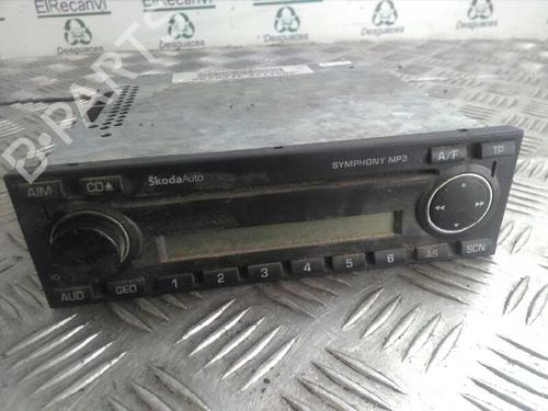 Used Radio SKODA SUPERB I (3U4) 2.0 TDI (140 hp) 4529937