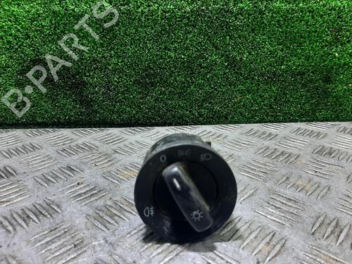 Used Headlight switch VW CADDY III Box Body/MPV (2KA, 2KH, 2CA, 2CH) 1.6 TDI (75 hp) 23082888
