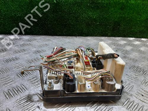 Zekeringkast RENAULT MEGANE II (BM0/1_, CM0/1_) 1.6 16V (BM0C, CM0C) (113 hp) 26335401