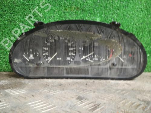 Cockpit BMW 3 (E46) 320 d (136 hp) 31713233