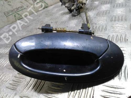 Portiergreep links achter HYUNDAI LANTRA II (J-2) 1.9 D (68 hp) 4526056
