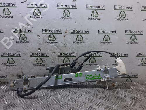 Rudehejsemekanisme Højre foran KIA RIO I Hatchback (DC) [2000-2006]  17947365