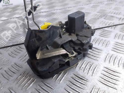 Højre bagtil lås KIA CARENS I MPV (FC, FJ) 2.0 CRDi (113 hp) 6776028