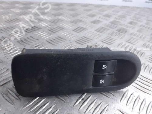 Used Left front window switch RENAULT MEGANE II (BM0/1_, CM0/1_) 2.0 dCi (BM1K, CM1K) (150 hp) 6425726