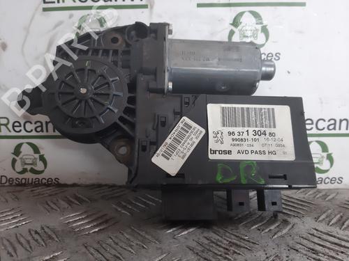 Rudehejsemotor forskærm højre PEUGEOT 307 SW (3H) 2.0 16V (140 hp) 12545009