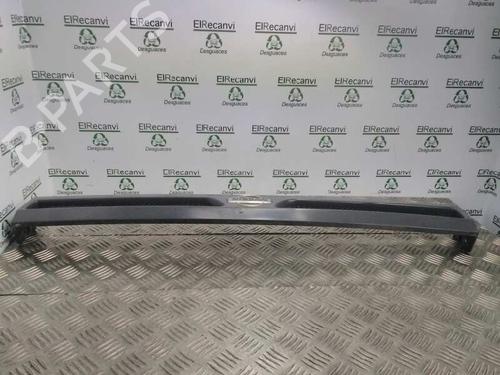 Used Grille NISSAN TRADE Van [1986-1993]  10382168