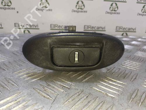 Used Tailgate handle RENAULT MEGANE I Classic (LA0/1_) 1.6 16V (LA00, LA04, LA0B, LA11, LA16, LA19, LA1J, LA1K,... (107 hp) 9744784