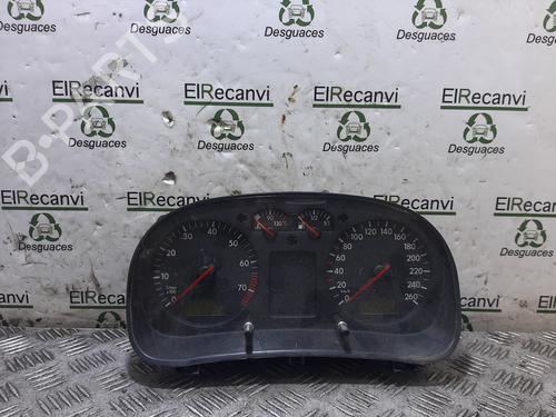 Used Instrument cluster VW GOLF IV (1J1) [1997-2008]  17947380