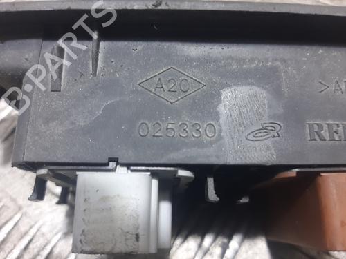 Used Left front window switch RENAULT MEGANE II (BM0/1_, CM0/1_) 1.9 dCi (BM0G, CM0G) (120 hp) 17912079