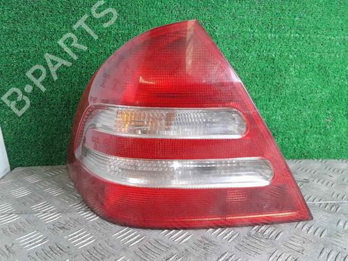 Achterlicht links MERCEDES-BENZ C-CLASS (W203) C 180 Kompressor (203.046) (143 hp) 22370082