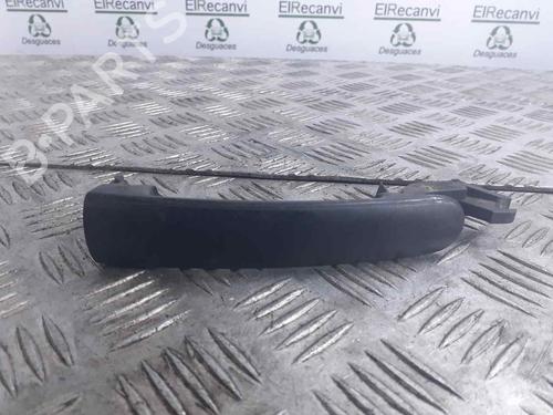 Używane Klamka zewnętrzna drzwi przednich prawych SEAT LEON (1P1) 1.9 TDI (105 hp) 6913131