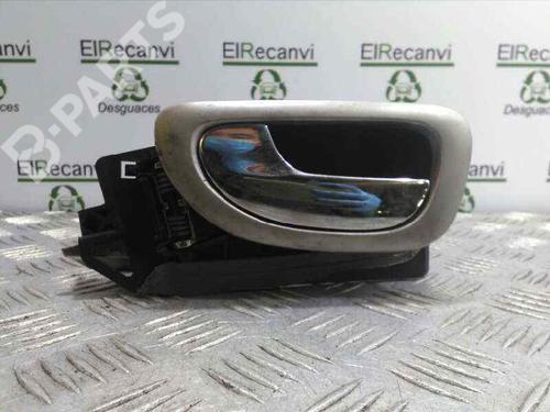 Used Front left interior door handle Front left interior door handle PEUGEOT 307 (3A/C) 1.6 16V (109 hp) 5622489 5622489