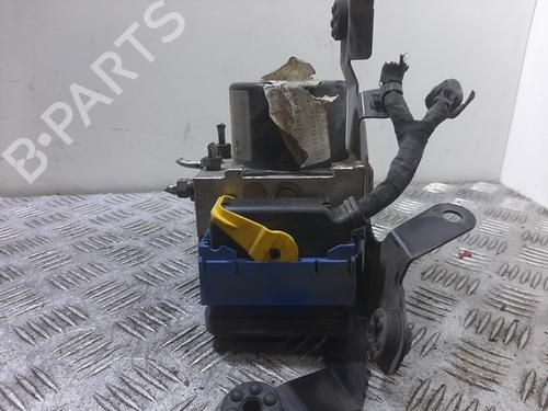 Used ABS pump RENAULT MEGANE III Hatchback (BZ0/1_, B3_) 1.9 dCi (BZ0N, BZ0J) (131 hp) 32274652