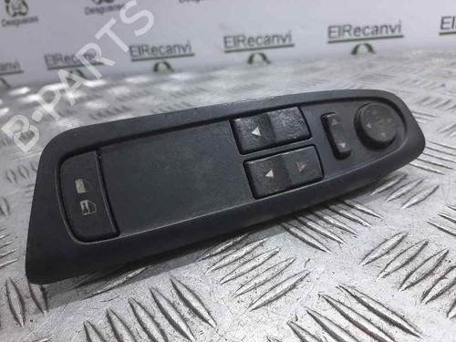 Used Left front window switch Left front window switch FIAT STILO (192_) 1.9 JTD (192_XE1A) (115 hp) 6926066 6926066