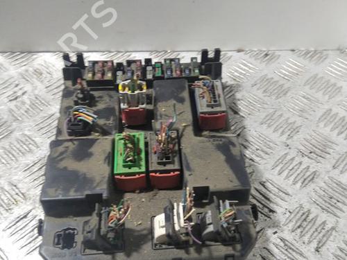 Used Fuse box PEUGEOT 307 Break (3E) 2.0 HDI 110 (107 hp) 30519266