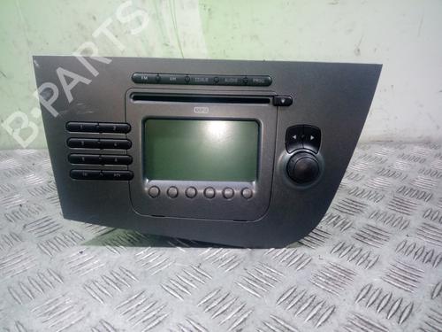 radio-seat-leon-1p1-w01p10351-2005-2006-2007-2008-2009-2010-2011-2012-2013-9726289 main image