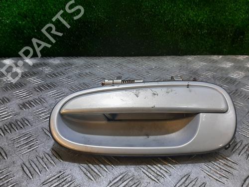 Używane Klamka zewnętrzna drzwi tylnych lewych HYUNDAI MATRIX (FC) [2001-2010]  26276249