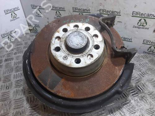 Used Left rear steering knuckle VW TIGUAN (5N_) 2.0 TDI (110 hp) 13696412