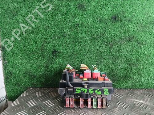 Used Fuse box Fuse box CITROËN XSARA (N1) 1.6 16V (109 hp) 33293735 33293735