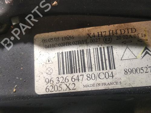 Right headlight CITROËN C5 I (DC_) 2.0 HDi (DCRHZB, DCRHZE) | BP30444763C29