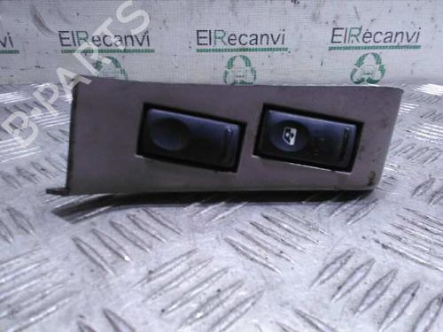 Interrupteur de vitre avant droite RENAULT MASTER II Van (FD) 2.8 dTI (FD0C, FD0F, FD2B, FD2F, FD3C, FD3F) (114 hp) 4519391