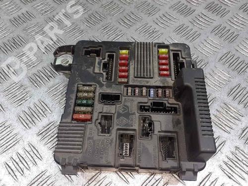 Used Fuse box Fuse box RENAULT MEGANE II Coupé-Cabriolet (EM0/1_) 1.9 dCi (120 hp) 8275742 8275742