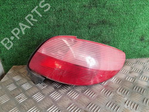 Højre baglygte PEUGEOT 206 Hatchback (2A/C) 1.6 16V (109 hp) 27384078
