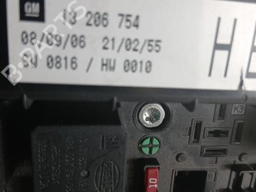 Fuse box OPEL ASTRA H GTC (A04) 1.9 CDTI (L08) | BP31952471E1