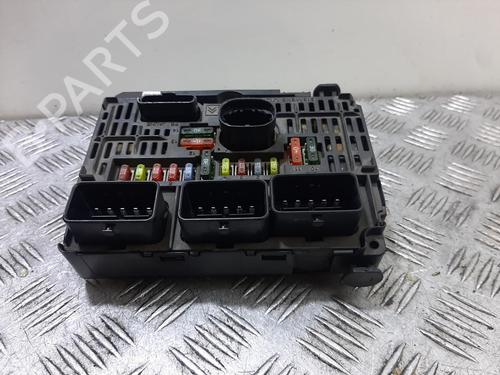 Used Fuse box CITROËN C4 Coupe (LA_) 1.4 16V (88 hp) 30838622