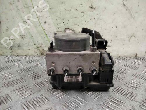 Used ABS pump FIAT BRAVO II (198_) 1.9 D Multijet (198AXB1A) (120 hp) 19534562