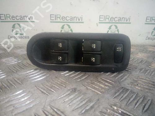Used Left front window switch RENAULT MEGANE II (BM0/1_, CM0/1_) [2001-2012]  4538262