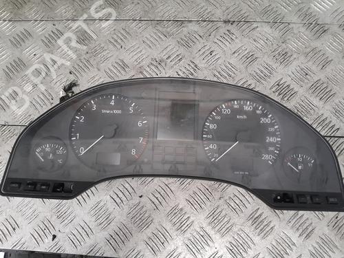 Used Instrument cluster AUDI A8 D2 (4D2, 4D8) 4.2 quattro (299 hp) 21537455