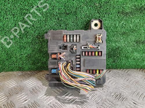 Used Fuse box RENAULT SCÉNIC II (JM0/1_) [2003-2010]  26223224