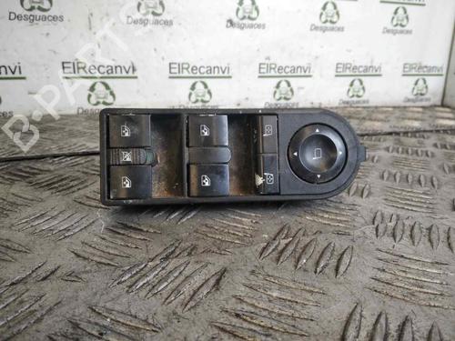 Used Left front window switch OPEL ZAFIRA / ZAFIRA FAMILY B (A05) [2005-2019]  18682496