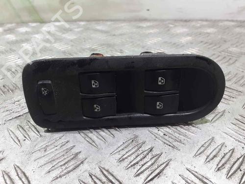 Used Left front window switch RENAULT MEGANE II Saloon (LM0/1_) 1.6 16V (LM1R, LM0C) (112 hp) 7111292