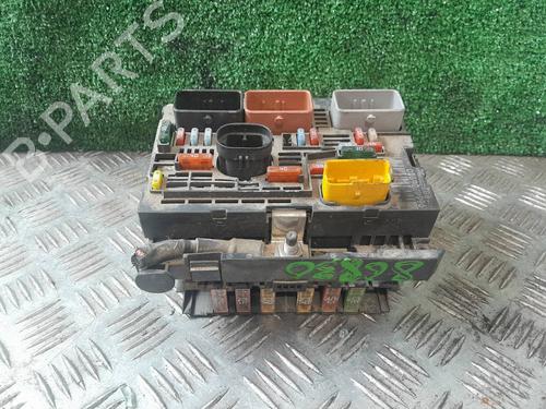 Used Fuse box Fuse box 38870978 38870978