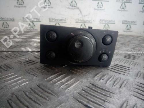 Used Headlight switch OPEL VECTRA C (Z02) 1.9 CDTI (F69) (100 hp) 4698710