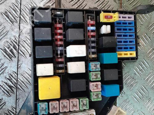 Used Fuse box HYUNDAI MATRIX (FC) [2001-2010]  27303309