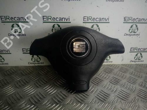 Used Driver airbag Driver airbag SEAT LEON (1M1) 1.4 16V (75 hp) 4525946 4525946