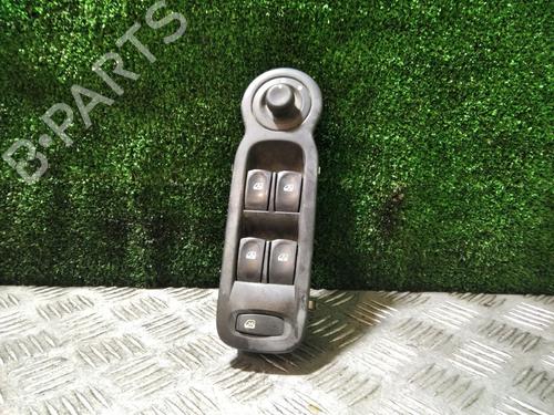 Used Left front window switch RENAULT MODUS / GRAND MODUS (F/JP0_) 1.5 dCi 90 (88 hp) 29244548