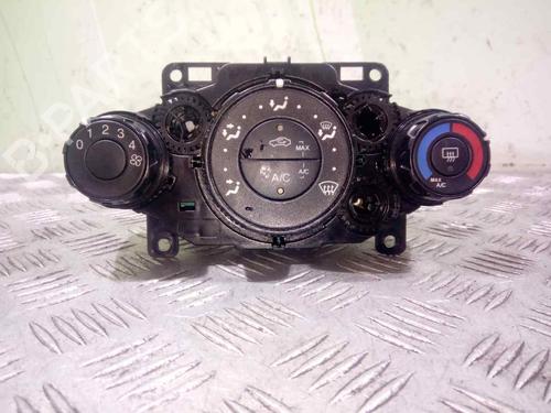 climate-control-ford-fiesta-vi-cb1-ccn-8a618549-8a6919980-2008-2009-2010-2011-2012-2013-2014-2015-2016-2017-9678955 main image