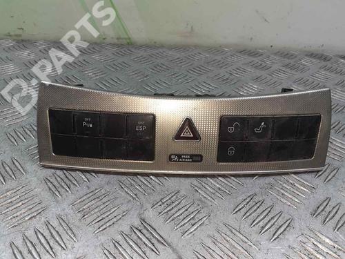 Used Warning switch MERCEDES-BENZ CLK (C209) CLK 500 (209.372) (388 hp) 8346455