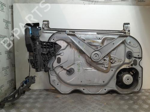 Vindusheismekanisme høyre bak Vindusheismekanisme høyre bak FORD FOCUS II (DA_, HCP, DP) 2.0 TDCi (136 hp) 36075516 36075516