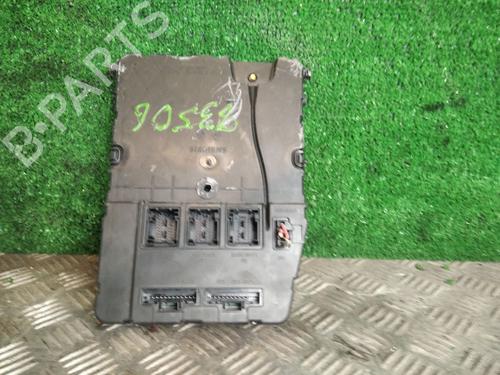 fuse-box-renault-scenic-ii-jm01_-2003-2004-2005-2006-2007-2008-2009-2010-28671921 main image